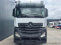 Mercedes-Benz Actros 1842 / 2 Tanks / Euro 6 / 2 Beds