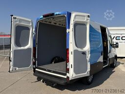 IVECO 35S14E V LED / AHK-3,5T / ACC