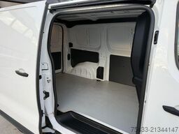 Peugeot EXPERT L2H1 2.0 120 EAT 8