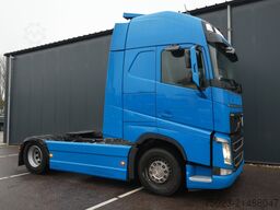 Volvo FH 480 LNG Globetrotter tractor unit