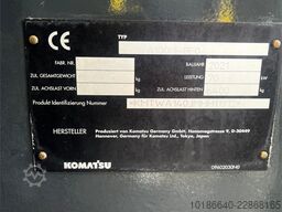 Komatsu WA100M-8E0