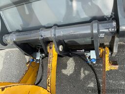 Komatsu WA100M-8E0