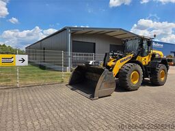 Komatsu WA320-8E0
