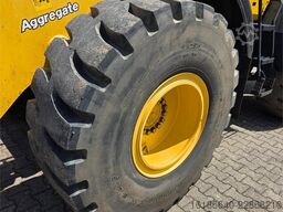 Komatsu WA320-8E0