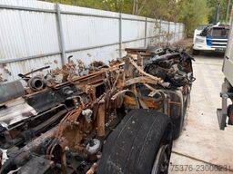 DAF XG + 530 6x2 Brandschaden mit Getriebe