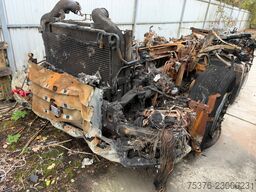 DAF XG + 530 6x2 Brandschaden mit Getriebe