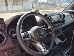 MERCEDES-BENZ 519  Allrad 4 x 4 Lagerfahrzeug Stock 20 Sitzer