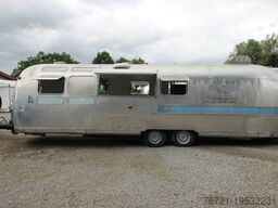 Airstream Land Yacht Sovereign Catering + Foodtrailer