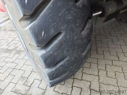 LIEBHERR LRS V645 Reachstacker/ Containerlader