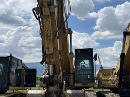 Caterpillar 330 DLN