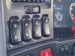 Scania R580 V8 Topline 6x2 - Box with sidedoors - Reta...
