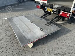 Schmitz Cargobull SCB S3B / Box / Loadlift / 2x Liftas / APK 03-27