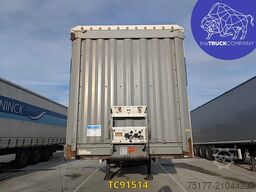 Krone curtainsider hardwood floor