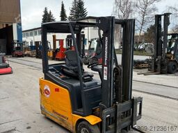 Jungheinrich EFG 216 Freihub // Containerfähig