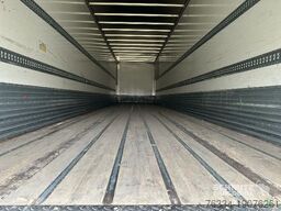 Fruehauf Semitrailer Dryfreight Standard Porte relevante