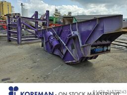 Integra Screening machine with Conveyors