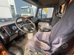 MERCEDES-BENZ 816 D VARIO Koffer *Ahk*