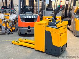 Jungheinrich ERE 225 - Service Neu - Batterie 80% + Garantie