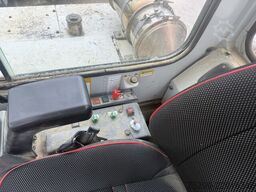 Takeuchi TCR 50 Crawler Dumper