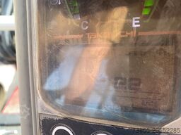 Takeuchi TB225 with 3 buckets and hammer