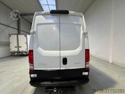 IVECO Daily 50C18 Kastenwagen *Navi*Ahk**