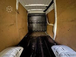 IVECO Daily 50C18 Kastenwagen *Navi*Ahk**