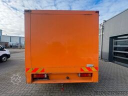MERCEDES-BENZ 816 D VARIO Koffer *Ahk*