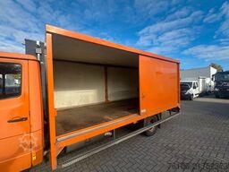 MERCEDES-BENZ 816 D VARIO Koffer *Ahk*