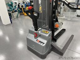 Toppy Octabin Mobile Pile Turner
