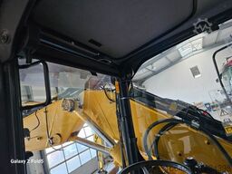 KOMATSU PW 148 - 8