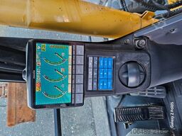 KOMATSU PW 148 - 8