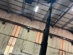 Galen Vertical Mast with Jib
