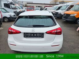 MERCEDES-BENZ A 200 Automatik Navigation Komfort-Fahrwerk
