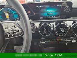 MERCEDES-BENZ A 200 Automatik Navigation Komfort-Fahrwerk