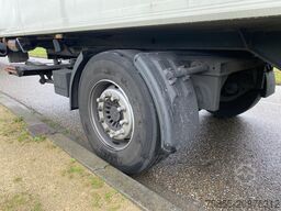 Krone SDR 27 3-Axle Fridge / Carrier Maxima / Liftaxl...