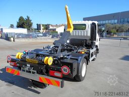 Isuzu M30 (7,5 ton) - SCARRABILE PALFINGER