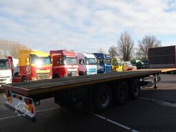 Netam-Fruehauf 3 AXLE FLATBED TRAILER