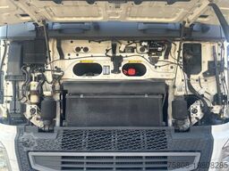 VOLVO FH 500 Globetrotter XL 2 Tanks Lane Guard