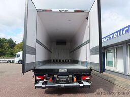 Scania P320 Koel/Vries Bakwagen + DHollandia 2000kg