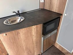  TT XL 3-4 Pferde Wohnung, Dusche