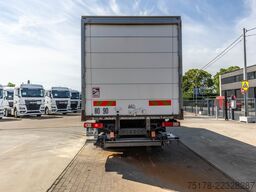 RENAULT D26.320-6x2+DHOLLANDIA 2T.