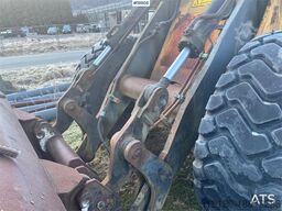 Volvo L90 Wheel Loader w/ Bucket