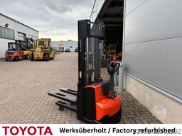 Toyota SWE 120 L / Akku neu!