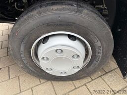 Renault D 12 LOW P4X2  210E6 / GESLOTEN BAK MET LAADKLE...