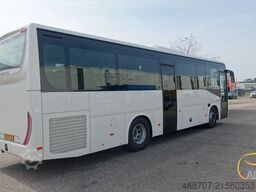 IVECO NEUER CROSSWAY 10.7 EURO 6 mit 49 Sitzplätzen