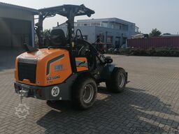 GIANT G2700 X-tra HD with loader bucket and palletfork