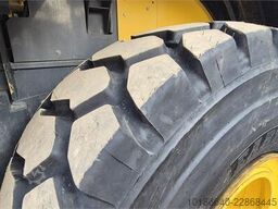 Komatsu WA470-8E0
