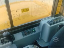 Komatsu PC80MR-5E0