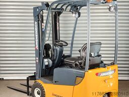 Jungheinrich EFG 113 - nur 155 Std.- Service Neu - Batterie 90%