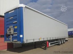 Fruehauf Curtainsider Hard wood floor